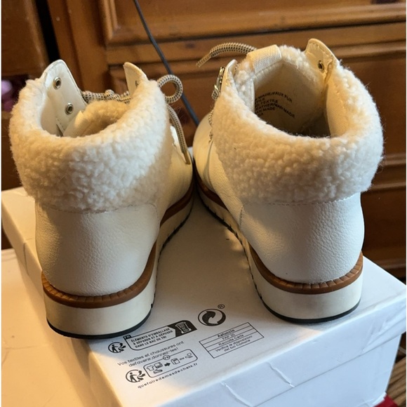 Boots - Picture 3 of 3